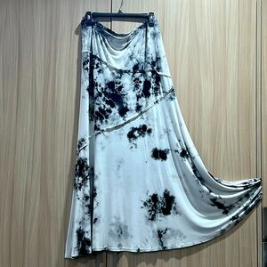 Karen Kane flare skirt